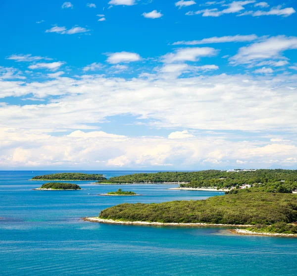 Costa mediterranea. Paesaggio in Croazia — Foto Stock