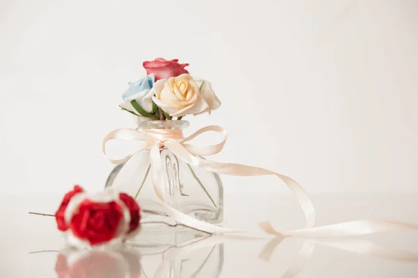 Vase mit Rosen — Stockfoto