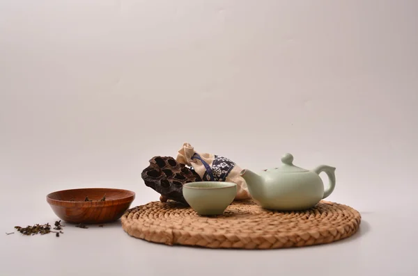 紅茶道具一式のスタジオ撮影 — ストック写真