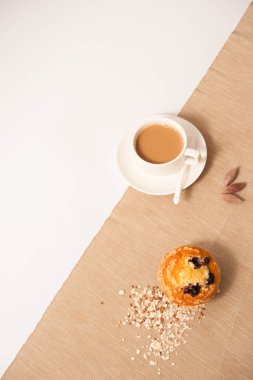 böğürtlenli kek ve kahve