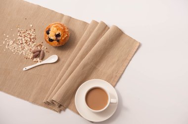 böğürtlenli kek ve kahve