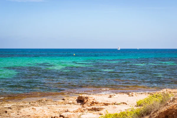 Sailboats floating in sea on horizon, Av de la Purisima