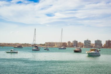 Puerto deportivo Marina Salinas. Yat ve tekne Marina