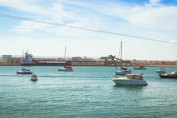 Puerto deportivo Marina Salinas. Yachts et bateaux à Marina — Photo