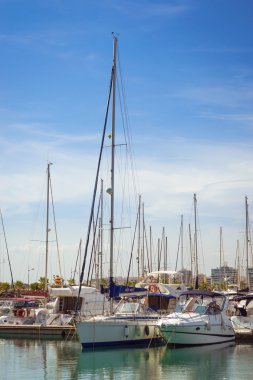 Puerto deportivo Marina Salinas. Yat ve tekne Marina