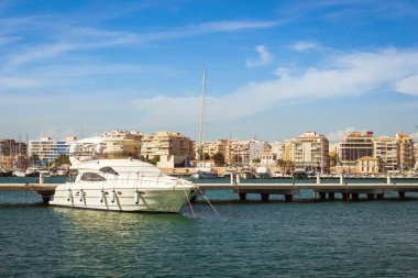Puerto deportivo Marina Salinas. Yat ve tekne Marina