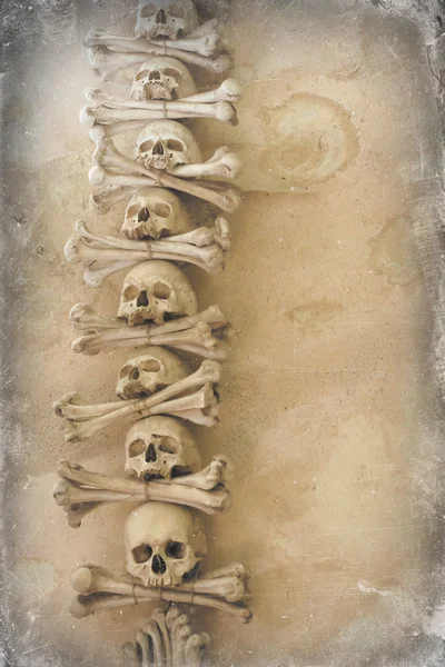 Sedlec Kostnice에 납골당 오만명, 누구의 뼈 되었습니다 배열에 양식 장식 대 한 예배당에 대 한 뼈대를 포함 합니다. 쿠트나 호라 — 스톡 사진