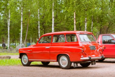 Kırmızı Skoda Felicia coupe-vagon, retro-çek otomobil kulübü
