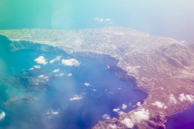 Yunan Adası Santorini üzerinden uçuş yüksekliği