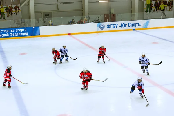 Хокейний турнір серед дитячих колективів — стокове фото