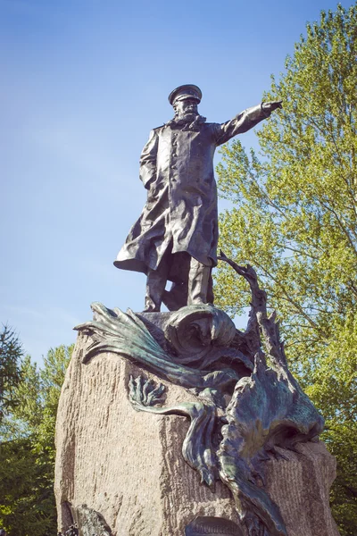 Denkmal für Admiral Makarow in Kronstadt — Stockfoto