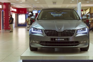 Yeni Skoda Superb Prag Havaalanı
