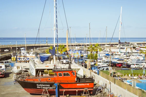 Luxury yachts on the dock at the yacht club Puerto Colon, Costa — Stockfoto