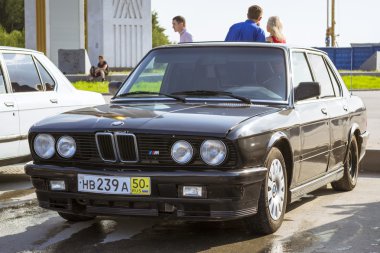 Old-car BMW 3-series e30 clipart