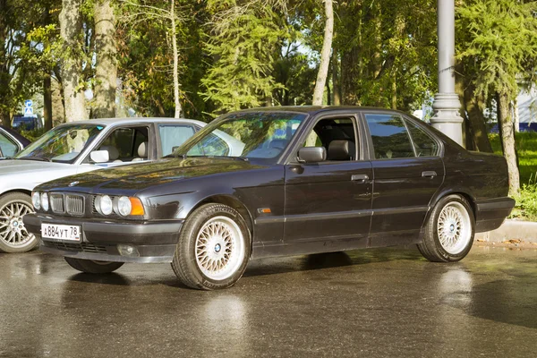 Coche antiguo BMW 5-series e34 — Foto de Stock