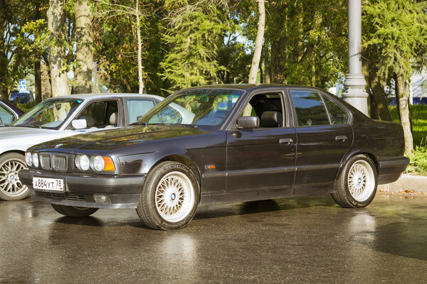 Old-car BMW 5-series e34