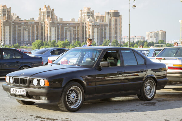 Old-car BMW 5-series e34