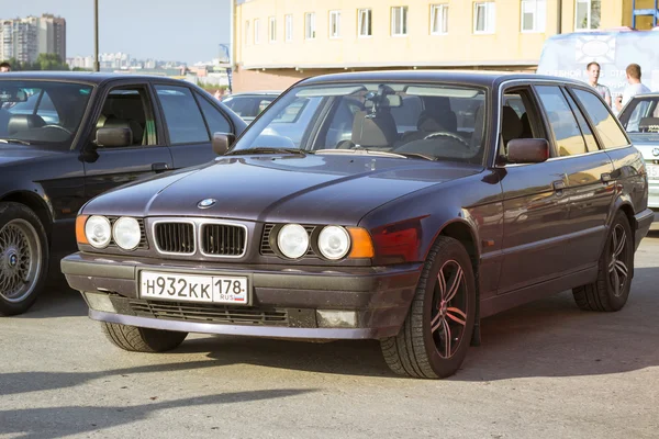 Eski araba Bmw 5 serisi e34 — Stok fotoğraf