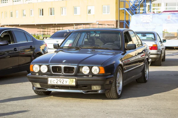 Old-car BMW 5-series e34 — Stock Photo, Image
