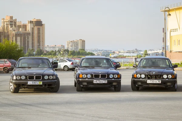 Velho-carro BMW série 7 — Fotografia de Stock