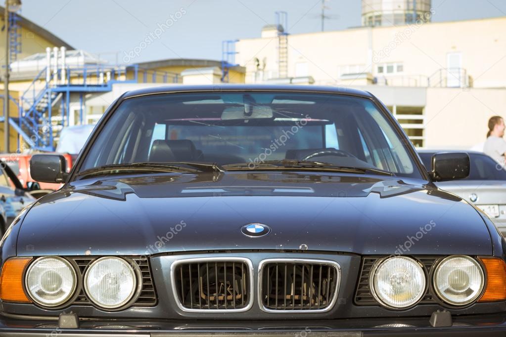 BMW E34 5-series editorial stock image. Image of alley - 64454304