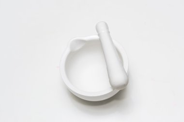 Beyaz seramik harç ve havaneli