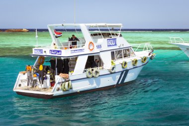 Yatta, Kızıldeniz, Sharm Sina çevresinde turistik tekne turu 