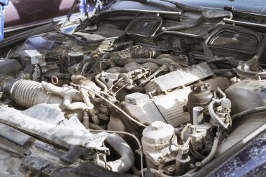 Motor bölümü, eski araba Bmw 5 serisi e34