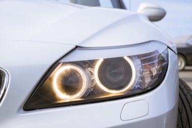 Beyaz coupe araba Bmw z4