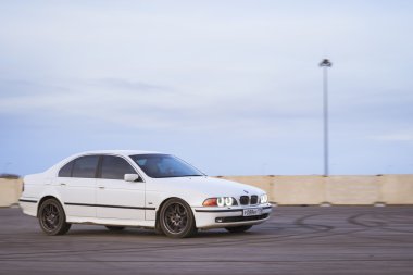 Eski araba Bmw 5 serisi e39 drift