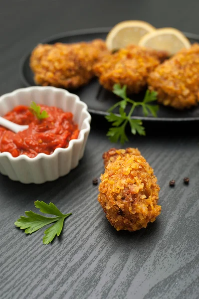 Kızarmış tavuk kanadı. 