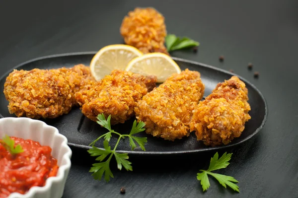 Kızarmış tavuk kanadı. 