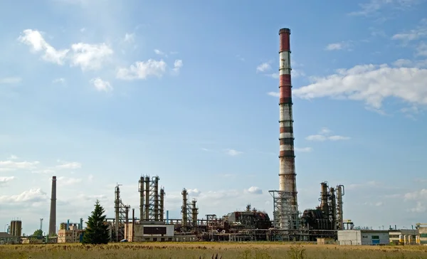 Refinery factory chimney and pipes — Stock Photo, Image