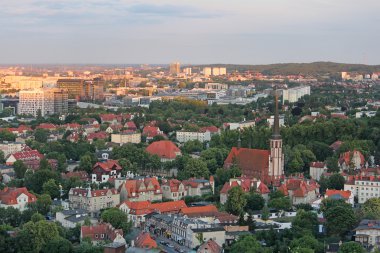 Gdansk görünümü batımına tepelerden. Polonya.