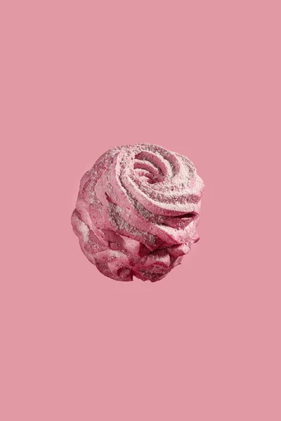 Berry zelfgemaakte roze marshmallow licht voorjaar dessert — Stockfoto