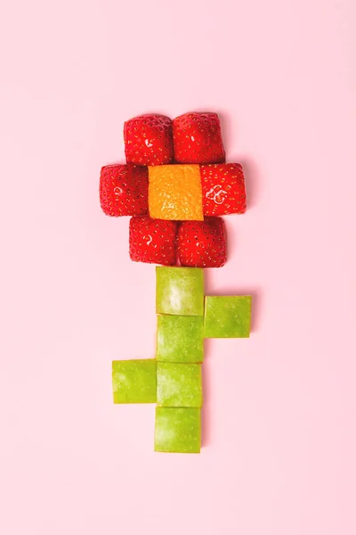Fleur dans la technique de l'art voxel de fruits. Aliments sains et vitamines concept — Photo