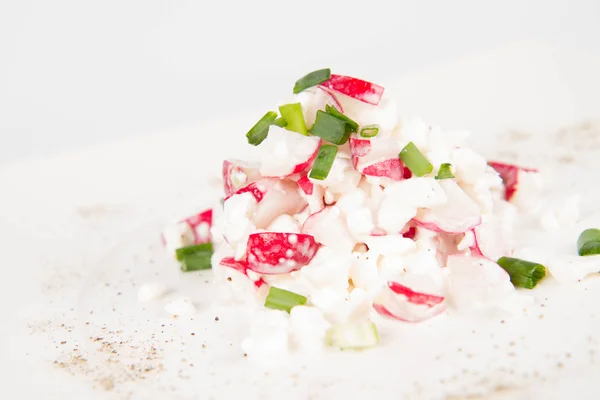 Cottage cheese with radish — Stock Photo, Image