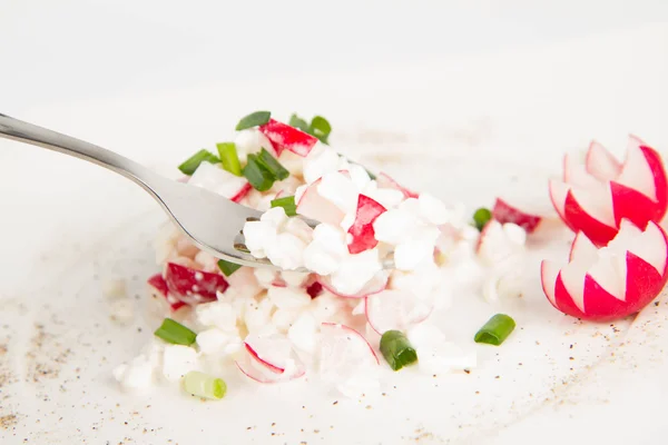 Cottage cheese with radish — Stock Photo, Image