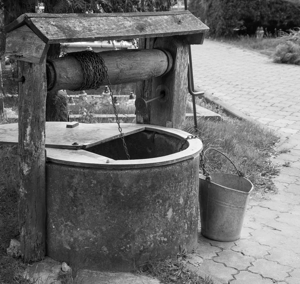 Ein alter Brunnen — Stockfoto