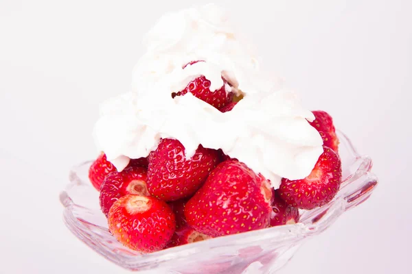 Frische Erdbeeren Mit Schlagsahne — Stockfoto