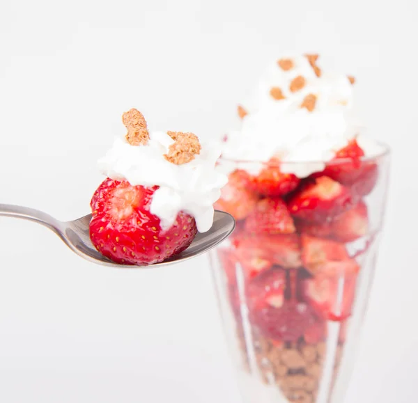 Fragole Con Panna Montata Muesli — Foto Stock