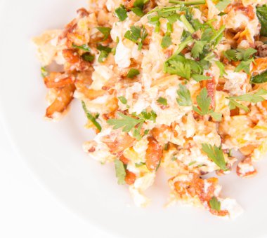 Omlet Cantharellus cibarius ve maydanoz ile