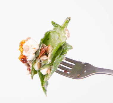 Ispanak, Kuru Domates, beyaz peynir ve bir çatal ayçiçeği tohumu salataya