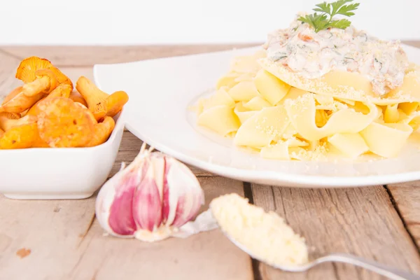 Pappardelle Cantharellus Cibarius Creame Sarımsak Parmesan Ile — Stok fotoğraf