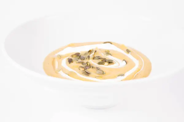 Soupe Citrouille Décorée Crème Graines Citrouille Sur Une Assiette Sur — Photo