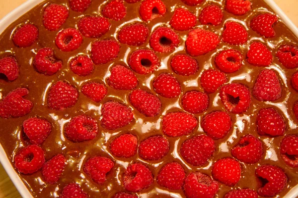 Brownie de frambuesas crudas —  Fotos de Stock