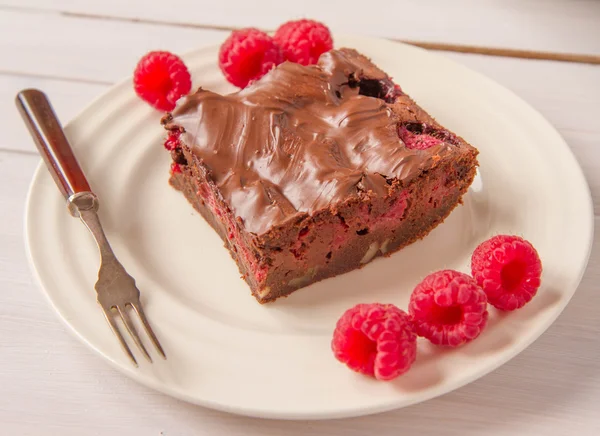 Brownie con frambuesas —  Fotos de Stock