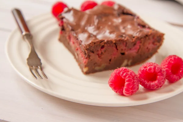 Brownie con frambuesas —  Fotos de Stock