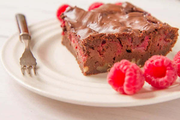 Brownie con frambuesas —  Fotos de Stock