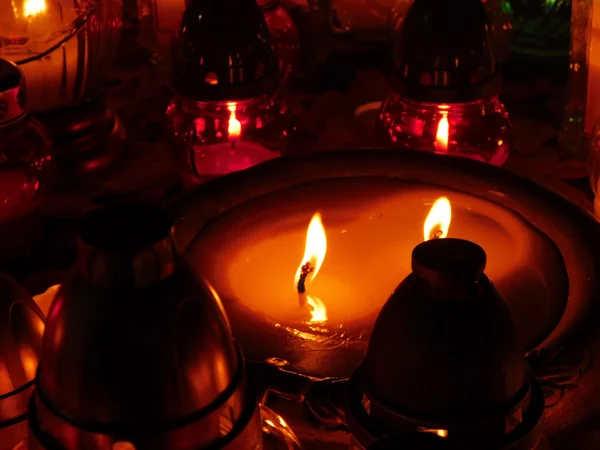 Обітниці свічки спалювання — стокове фото